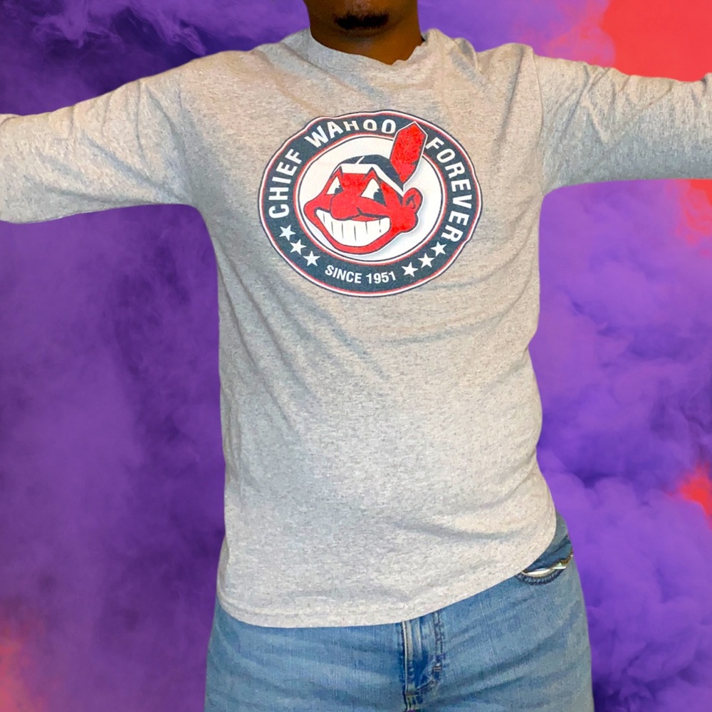 Chief Wahoo Vintage Long Sleeve T-Shirt Size Medium